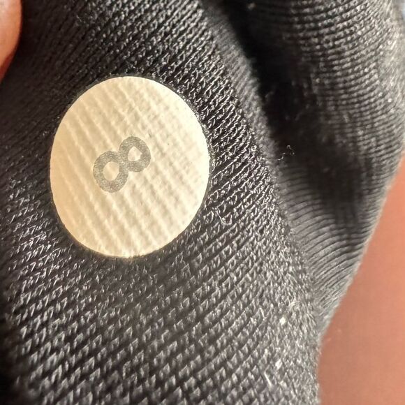 Lululemon Speed Up Shorts, Size 8, Black and Floral - Picture 7 of 7